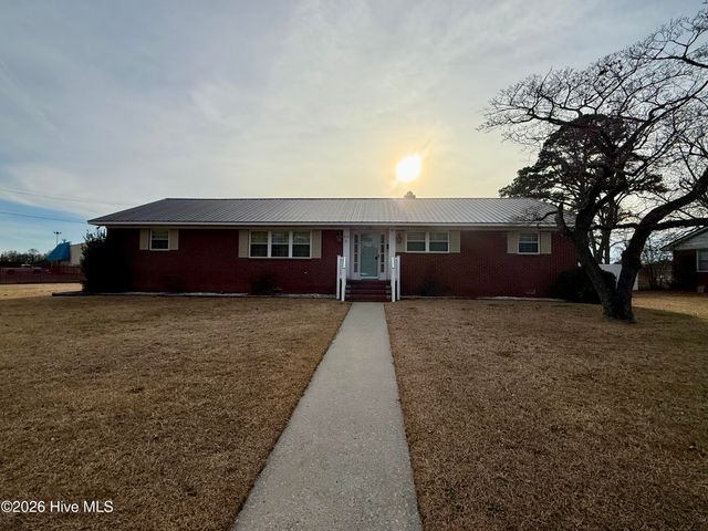 212 Sunset Drive, Williamston, NC 27892