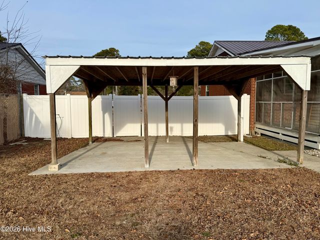 212 Sunset Drive, Williamston, NC 27892