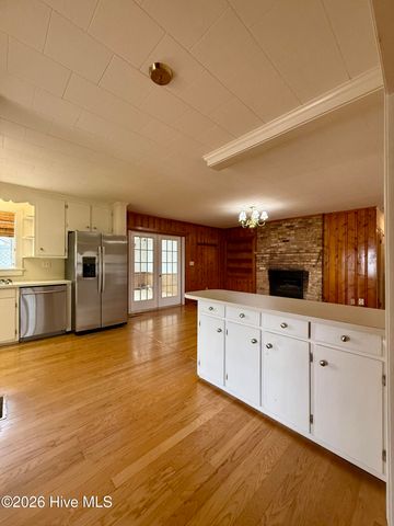 212 Sunset Drive, Williamston, NC 27892