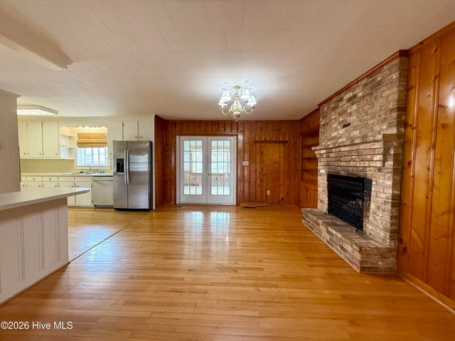 212 Sunset Drive, Williamston, NC 27892