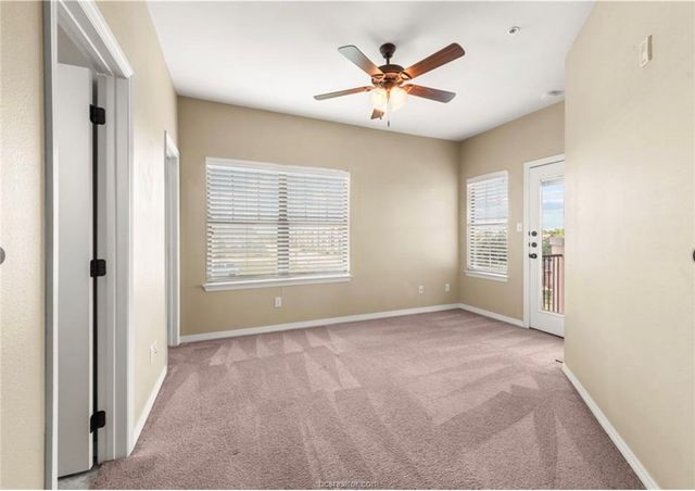 300 Holleman Drive E, College Station, TX 77840
