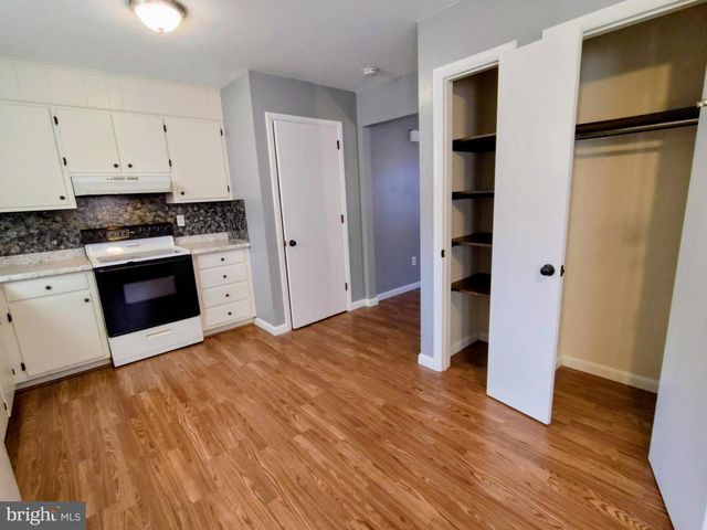 827 S LOCUST ST, Elizabethtown, PA 17022