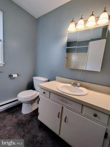 827 S LOCUST ST, Elizabethtown, PA 17022