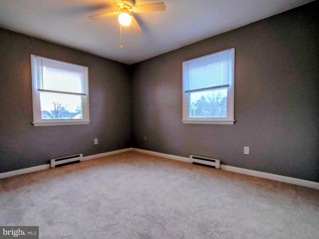 827 S LOCUST ST, Elizabethtown, PA 17022