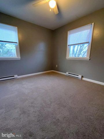 827 S LOCUST ST, Elizabethtown, PA 17022