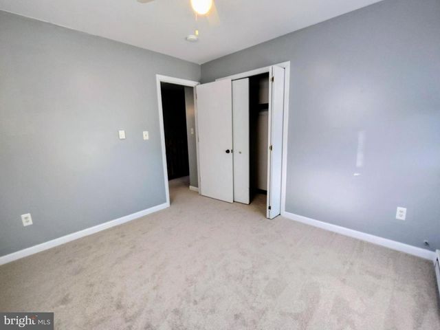 827 S LOCUST ST, Elizabethtown, PA 17022