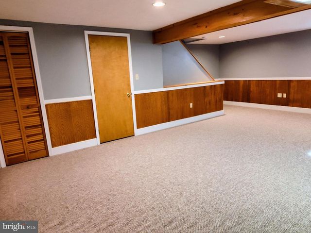 827 S LOCUST ST, Elizabethtown, PA 17022