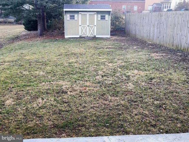 827 S LOCUST ST, Elizabethtown, PA 17022