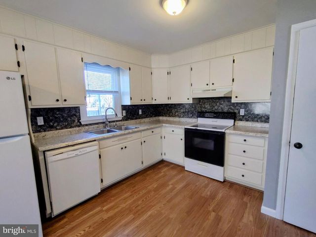 827 S LOCUST ST, Elizabethtown, PA 17022