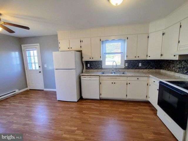 827 S LOCUST ST, Elizabethtown, PA 17022