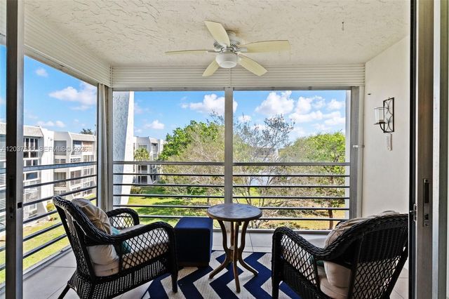9480 Poinciana Pl 407, Davie, FL 33324