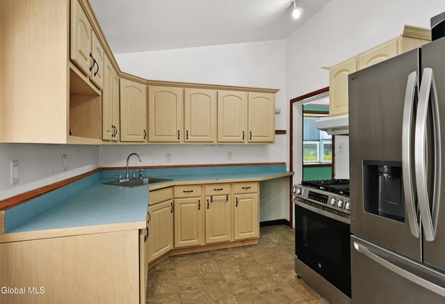 42 Vandenburgh Avenue, Troy, NY 12180