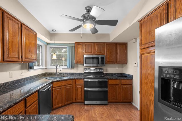 34444 Heartsworth Lane, Sterling Heights, MI 48312