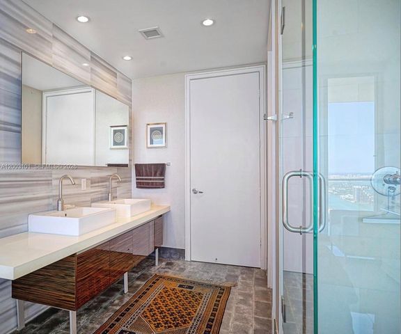 1100 Biscayne Blvd 4803, Miami, FL 33132