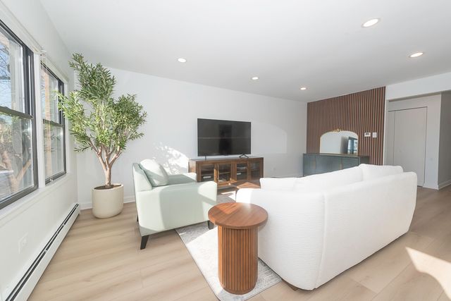 444 Washington Boulevard 404, Oak Park, IL 60302