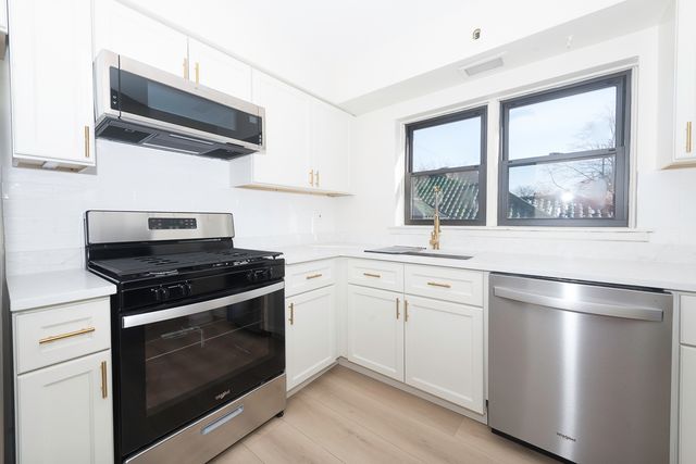 444 Washington Boulevard 404, Oak Park, IL 60302