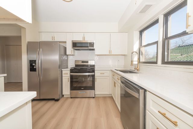 444 Washington Boulevard 404, Oak Park, IL 60302