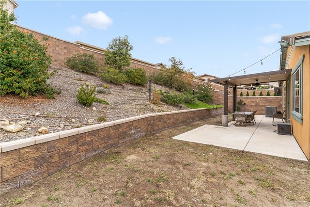 16590 Shafer Court, Fontana, CA 92336