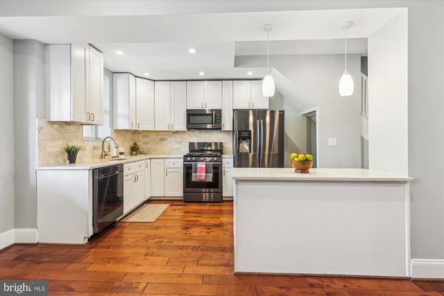 931 FARRAGUT ST NW, Washington, DC 20011