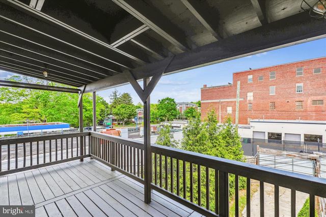 931 FARRAGUT ST NW, Washington, DC 20011