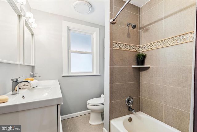 931 FARRAGUT ST NW, Washington, DC 20011