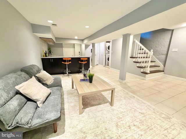 931 FARRAGUT ST NW, Washington, DC 20011