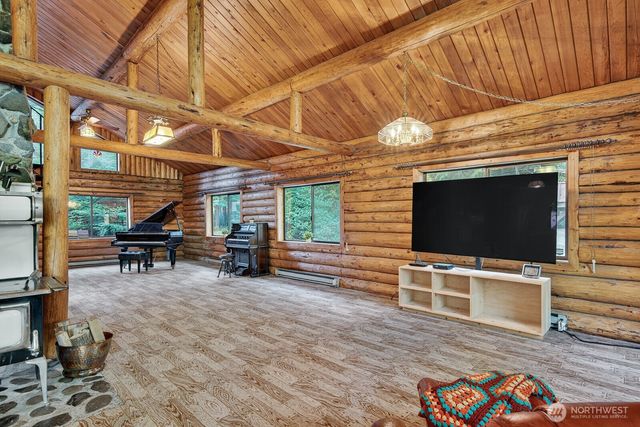 2103 Sherwood Forest Lane, Camano Island, WA 98282