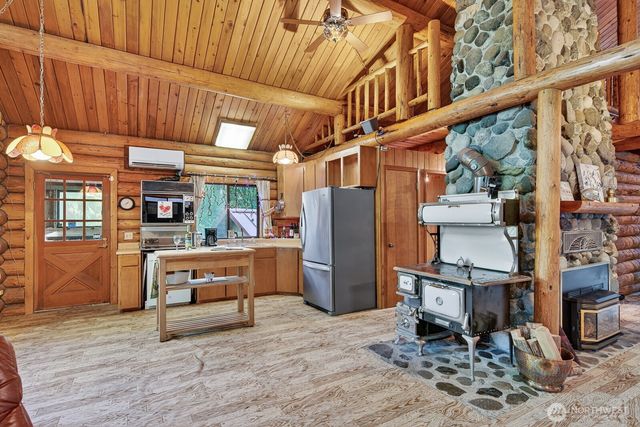 2103 Sherwood Forest Lane, Camano Island, WA 98282