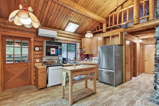 2103 Sherwood Forest Lane, Camano Island, WA 98282