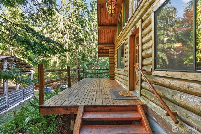 2103 Sherwood Forest Lane, Camano Island, WA 98282