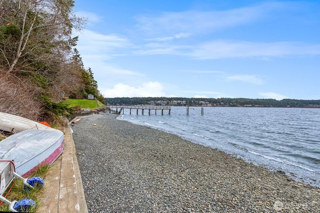 2103 Sherwood Forest Lane, Camano Island, WA 98282