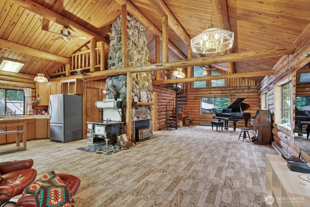 2103 Sherwood Forest Lane, Camano Island, WA 98282