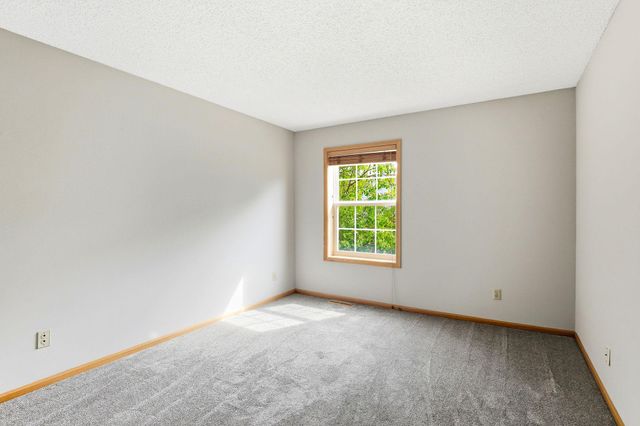 2036 Chicory Way, Chanhassen, MN 55317
