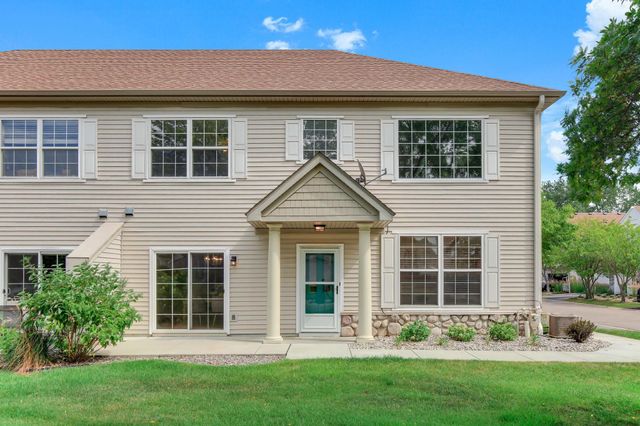 2036 Chicory Way, Chanhassen, MN 55317