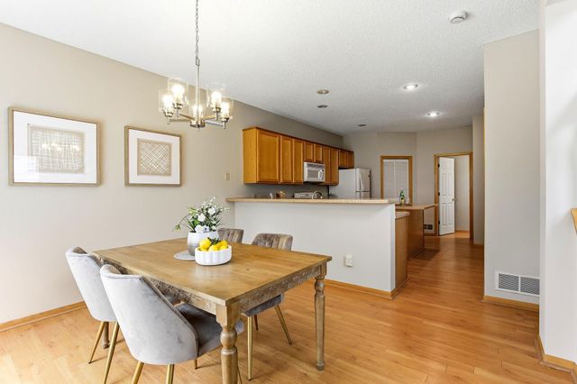 2036 Chicory Way, Chanhassen, MN 55317