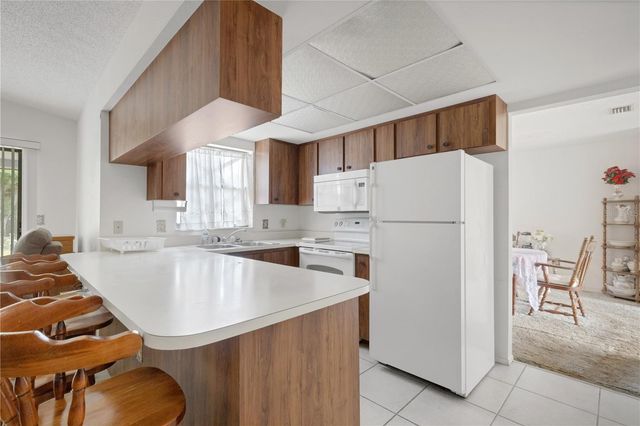 2472 21ST STREET, Sarasota, FL 34234