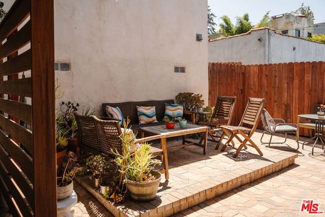 946 Hyperion Avenue, Los Angeles, CA 90029
