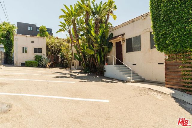 946 Hyperion Avenue, Los Angeles, CA 90029