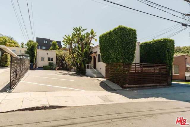 946 Hyperion Avenue, Los Angeles, CA 90029