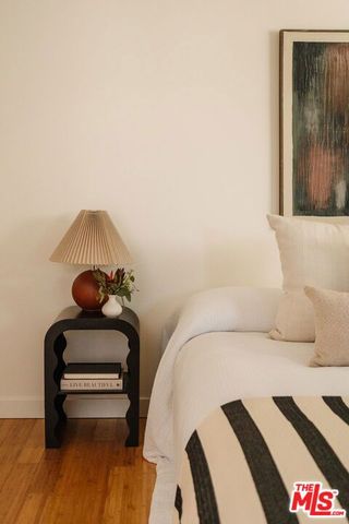 946 Hyperion Avenue, Los Angeles, CA 90029