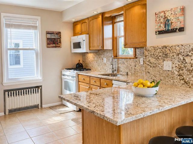 74 8th Avenue, Hawthorne, NJ 07506