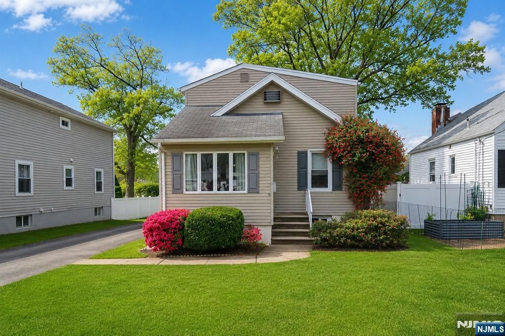 74 8th Avenue, Hawthorne, NJ 07506