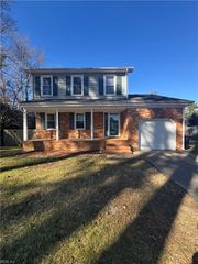 2312 Wood Beach LNDG, Virginia Beach, VA 23455