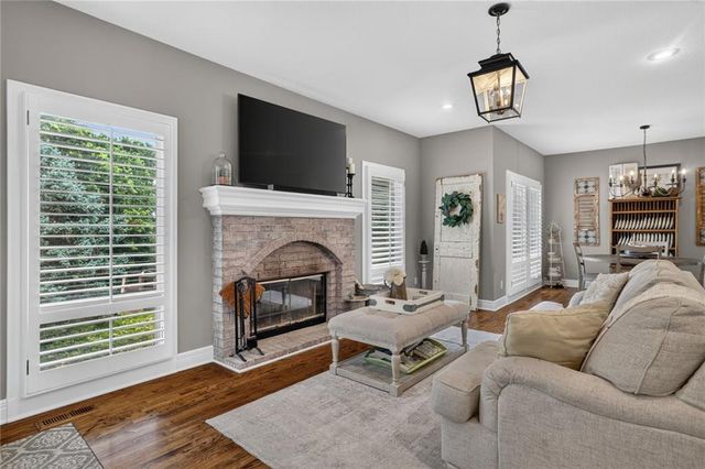 14170 NW 63rd Street, Parkville, MO 64152