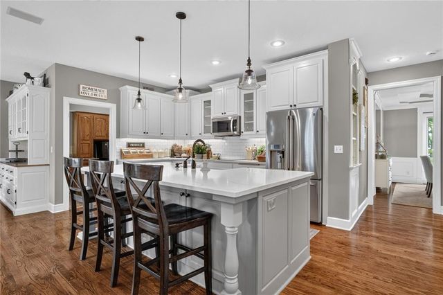 14170 NW 63rd Street, Parkville, MO 64152