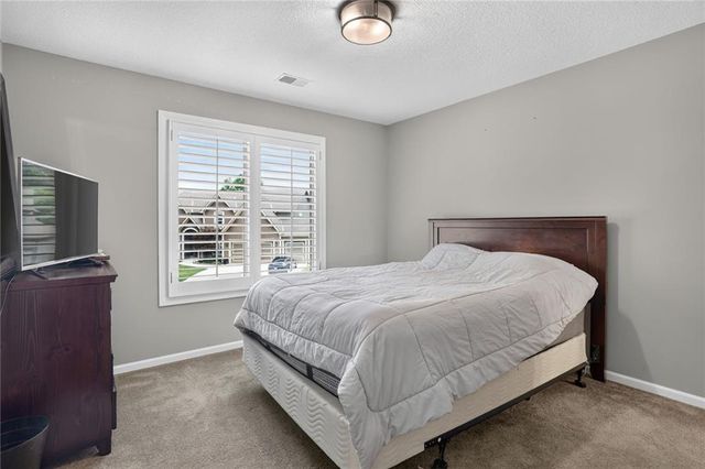 14170 NW 63rd Street, Parkville, MO 64152
