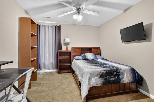14170 NW 63rd Street, Parkville, MO 64152