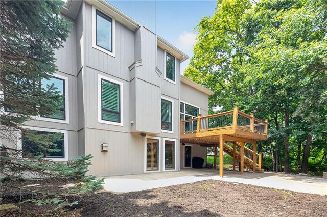 14170 NW 63rd Street, Parkville, MO 64152