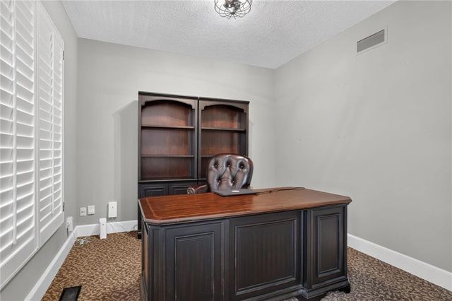 14170 NW 63rd Street, Parkville, MO 64152