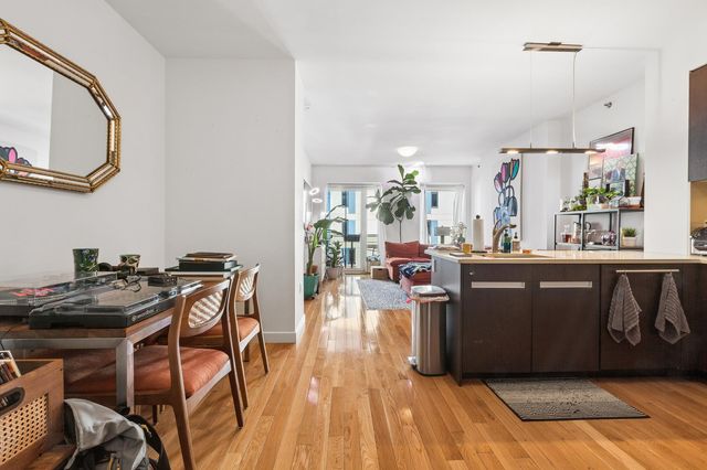 454 W 54th St Apt 4K, New York City, NY 10019